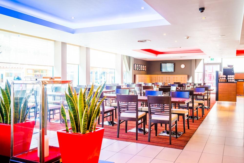 Ramada Encore Leicester City Centre Buitenkant foto