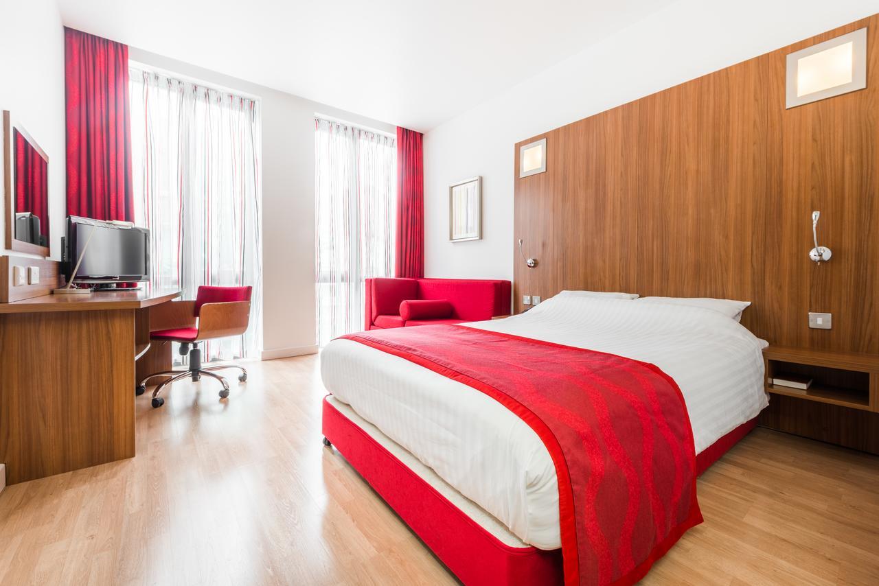 Ramada Encore Leicester City Centre Buitenkant foto